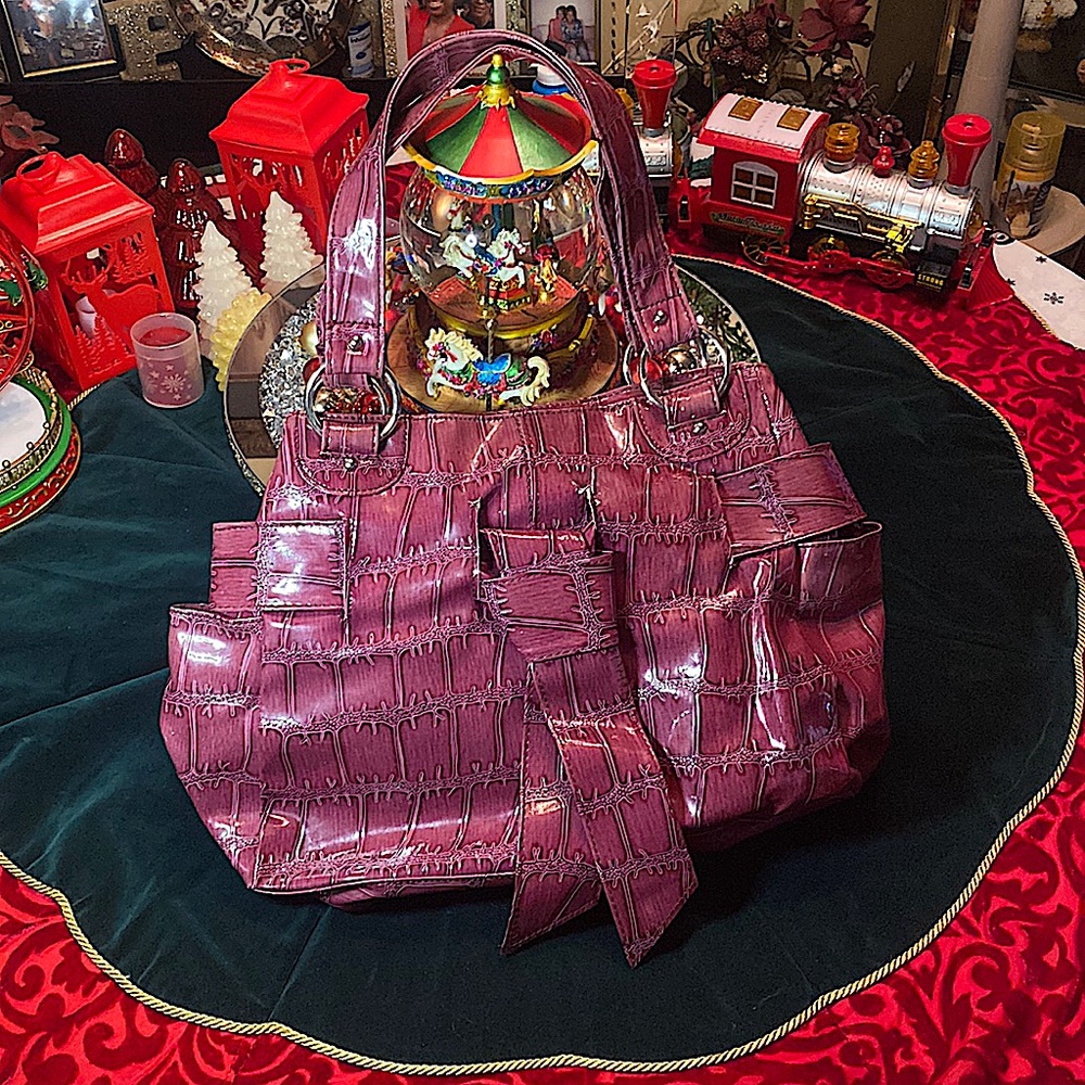 USED CHATEAU PURPLE HANDBAG